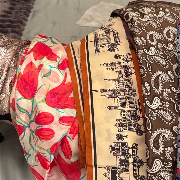 Colorful Patterned Scarves Collection - Picture 3 of 10